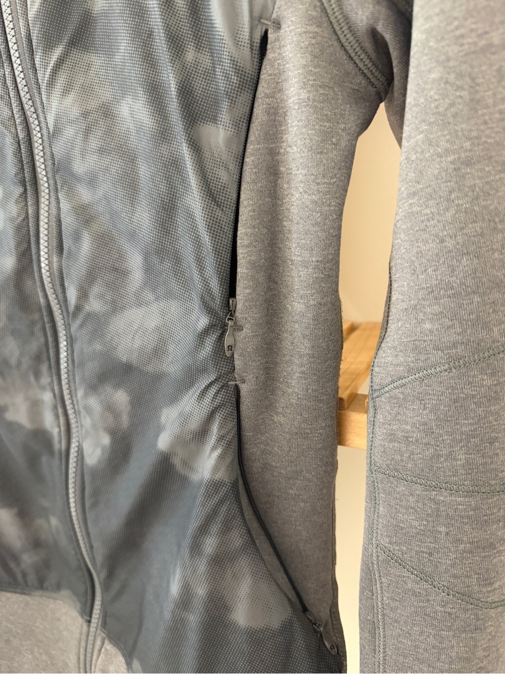Lululemon Snug Sprinter Jacket - Picture 5 of 10
